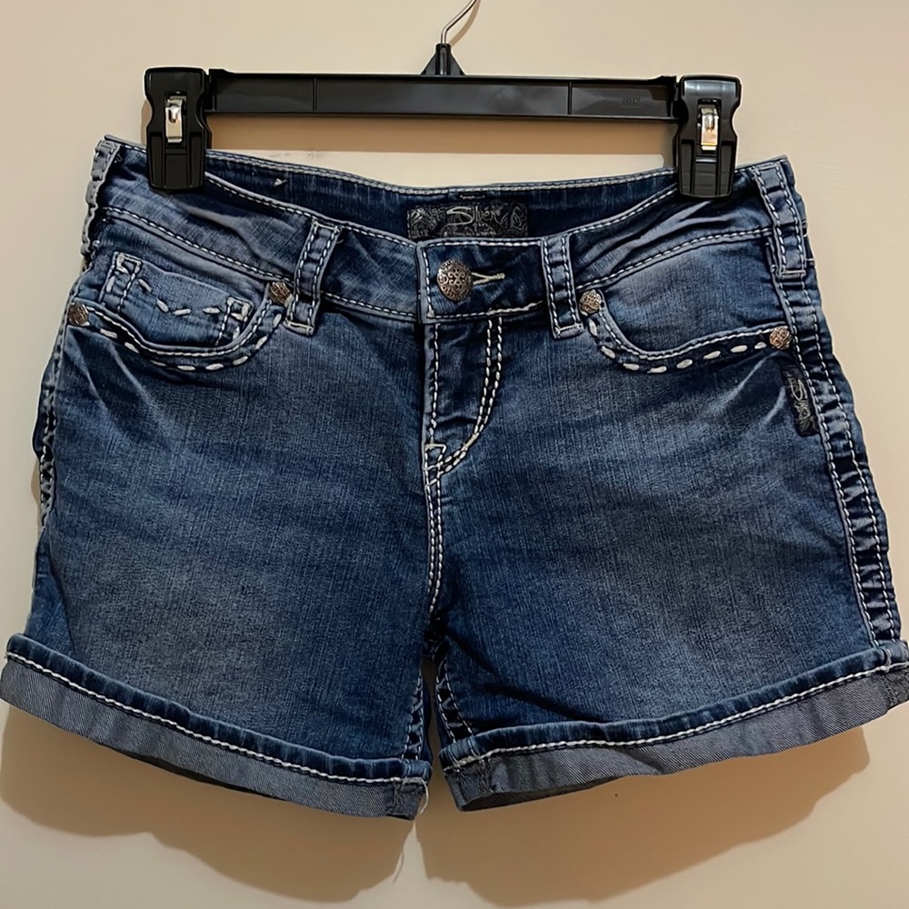 Silver Jeans Co stretch shorts size 28
